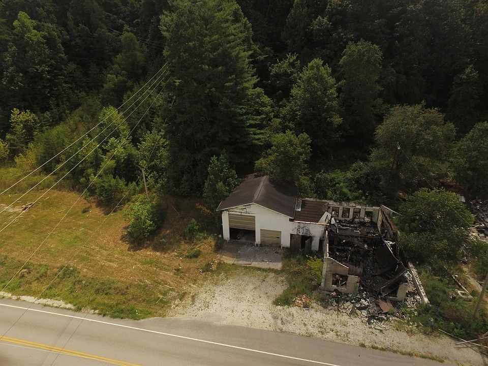 1st image of 4 W Main St