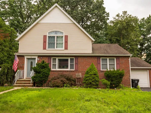 16 Broad Ave, Paramus, NJ 07652