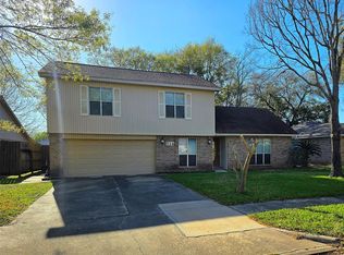 514 Fair Oak Dr, Stafford, TX 77477