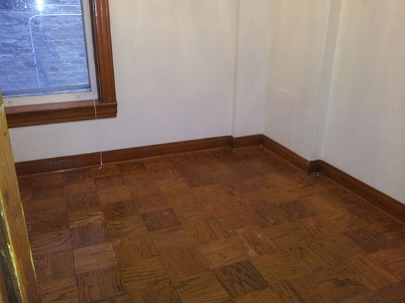 3rd image of 1514 W Wilson Ave #B