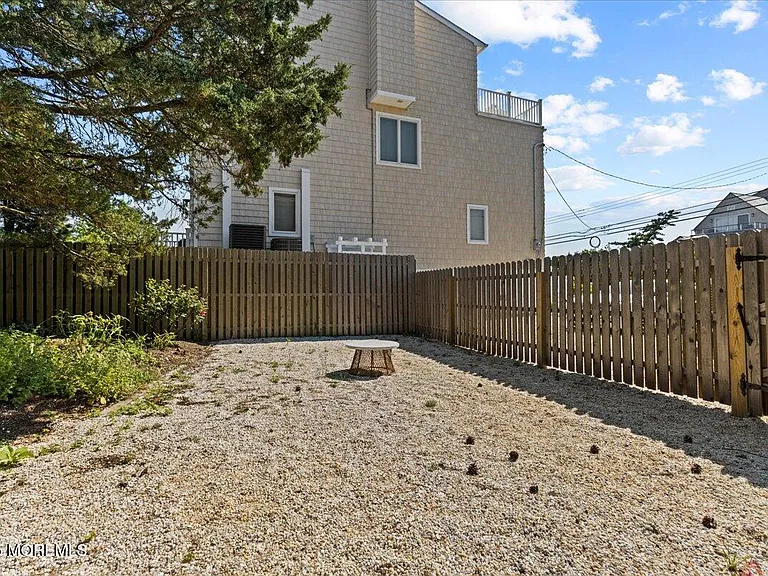 1043 Barnegat Ln — Photo 54