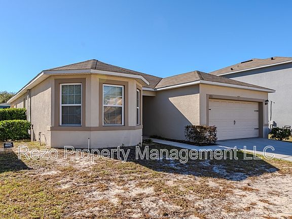 2nd image of 703 Stonewall Ln