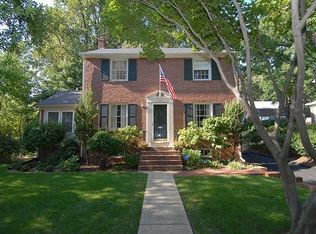 5145 10th St N, Arlington, VA 22205