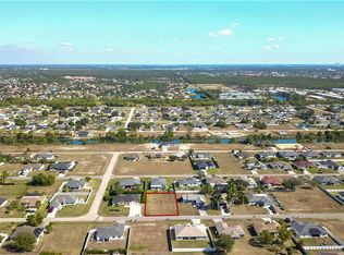 2825 NE 4th Pl, Cape Coral, FL 33909