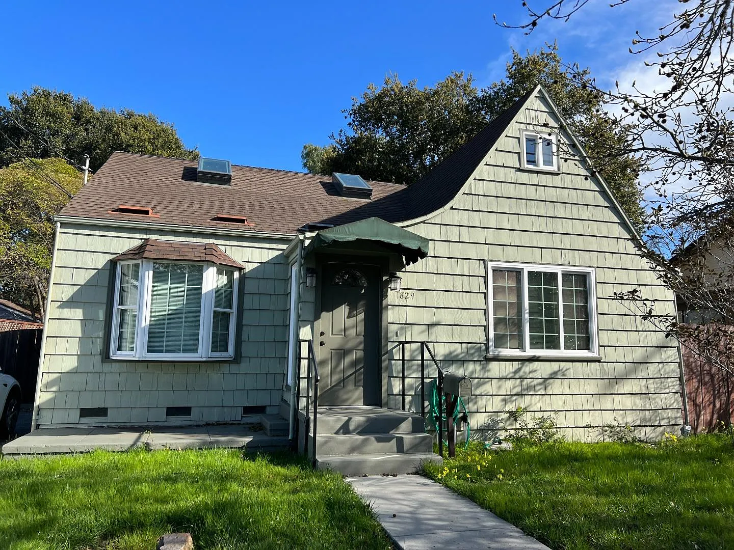 1829 Jefferson Ave photo 1