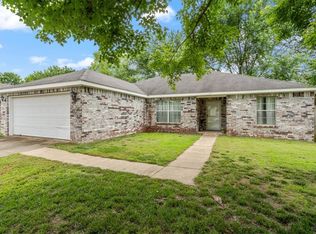 77 W Briarmeadow St, Farmington, AR 72730