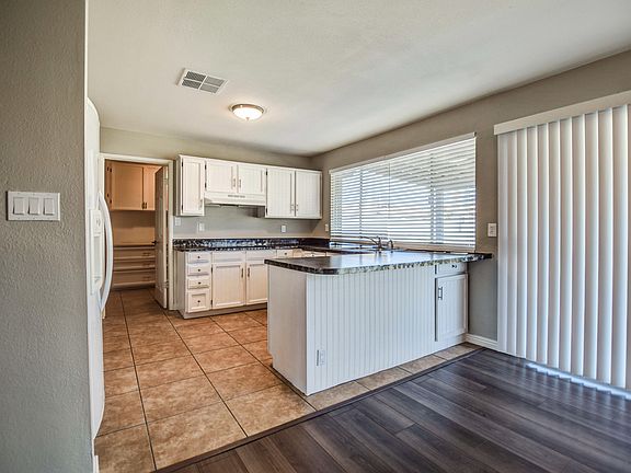 4th image of 3118 W Meadow Dr