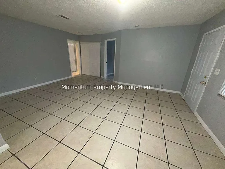 8405 N Elmer St — Photo 14