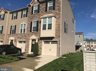 35 Village Green Ln, Sicklerville, NJ 08081