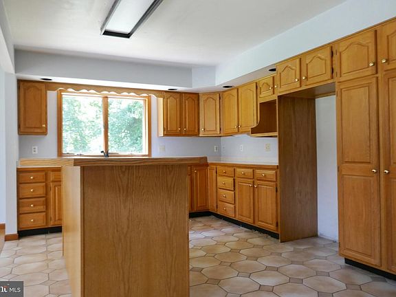 5th image of 29972 Holly Acres Rd