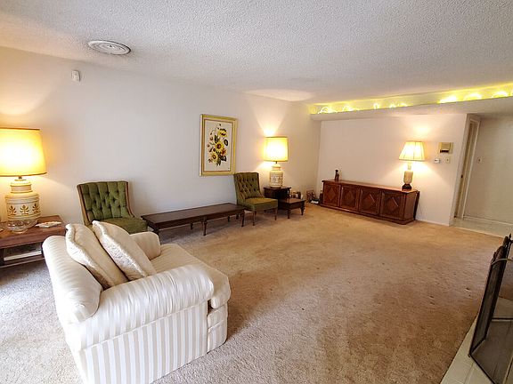 4th image of 5550 W 62nd St