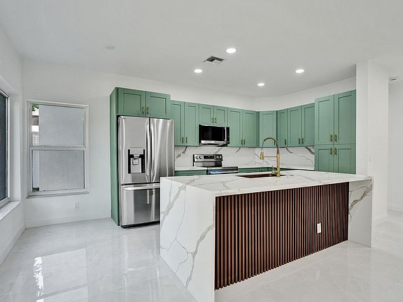 5th image of 6991 Marion Avenue