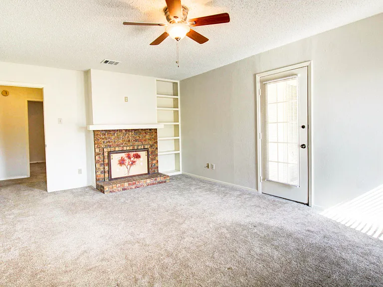 758 Brighton Ln — Photo 11