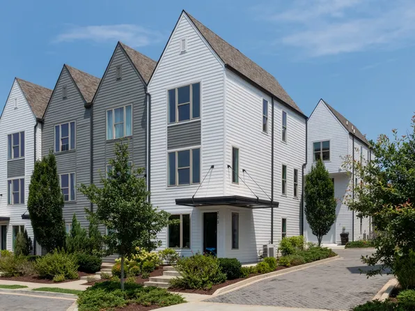 323 E Village Ln, Nashville, TN 37216