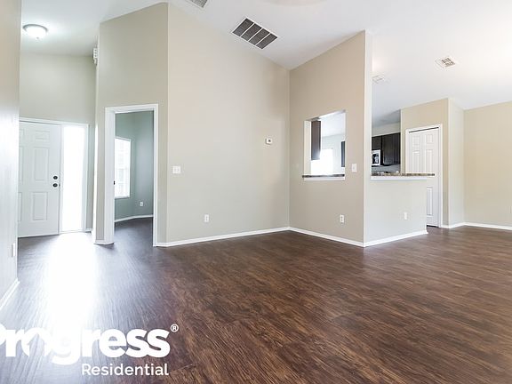 3rd image of 11050 Pinewood Cove Ln