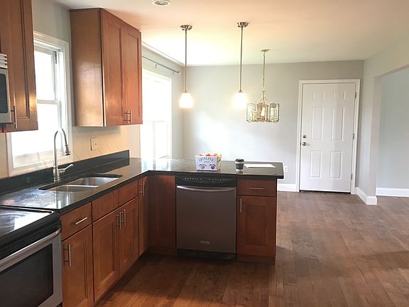 2nd image of 15229 Apricot Ln