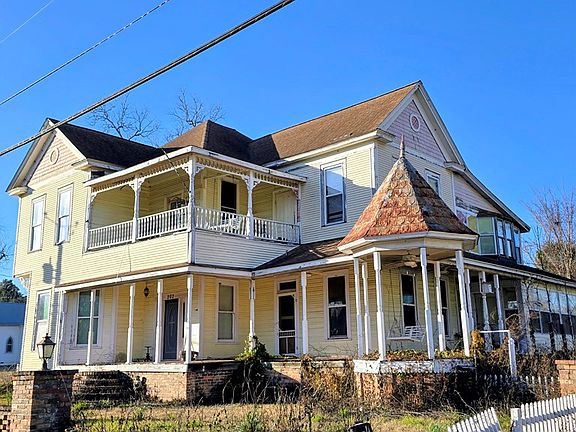 4th image of 202 Broad St