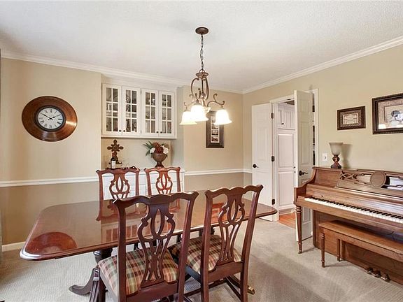 3rd image of 5801 W 152nd Pl