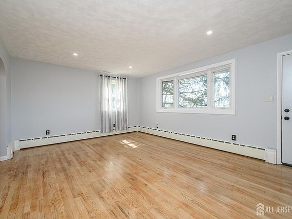5th image of 166 Mount Joy Rd
