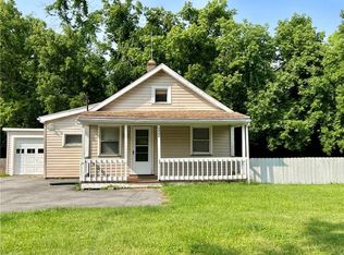 222 Downsview Dr, Rochester, NY 14606