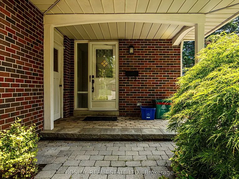 33 Forestbrook Cres — Photo 10