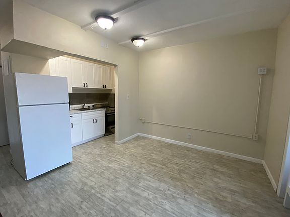 5th image of 239 Basin Dr