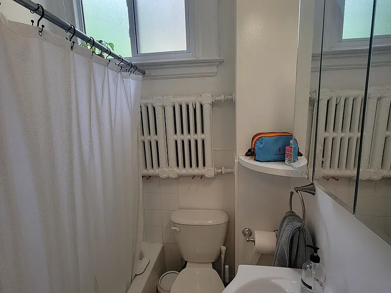 548 Waterloo St #1 — Photo 9