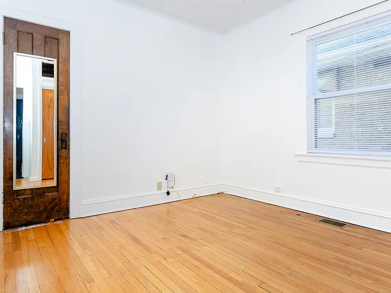1033 Hayes Ave — Photo 12