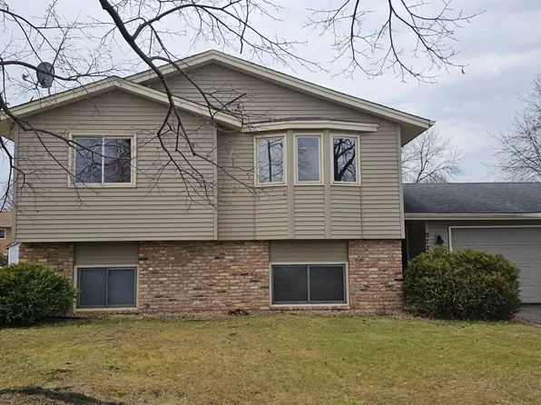 9725 Thomas Ave N, Brooklyn Park, MN 55444