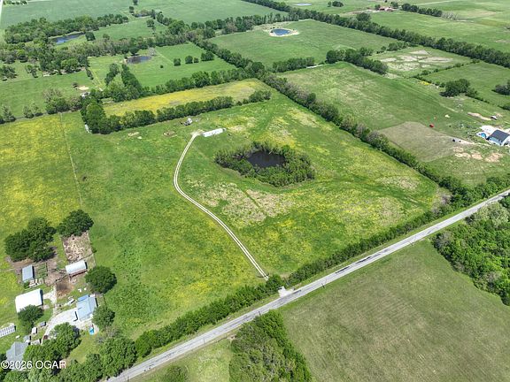 3rd image of 15785 Maple Rd