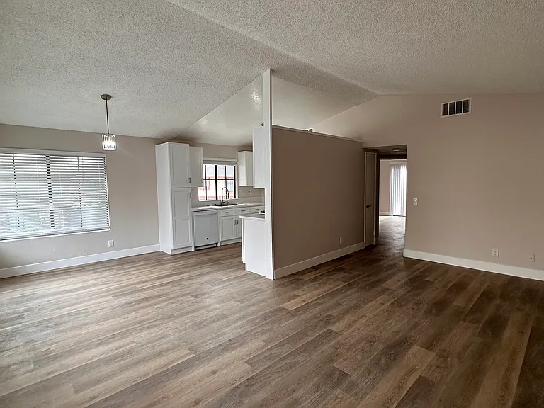 7386 Saddle Rd #B — Photo 23