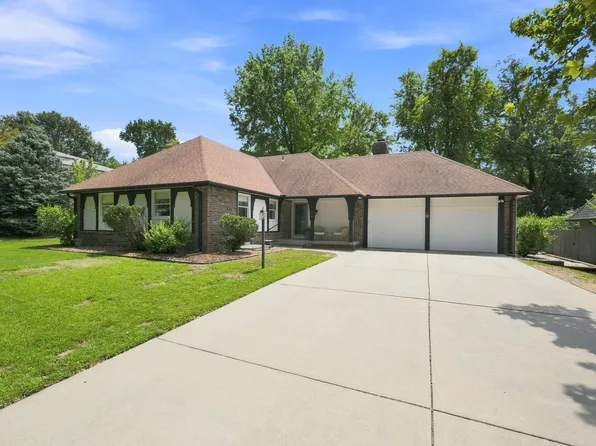 8239 E Brookhollow Ln, Wichita, KS 67206