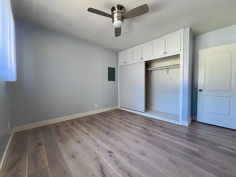 925 E. 5th Street — Photo 16