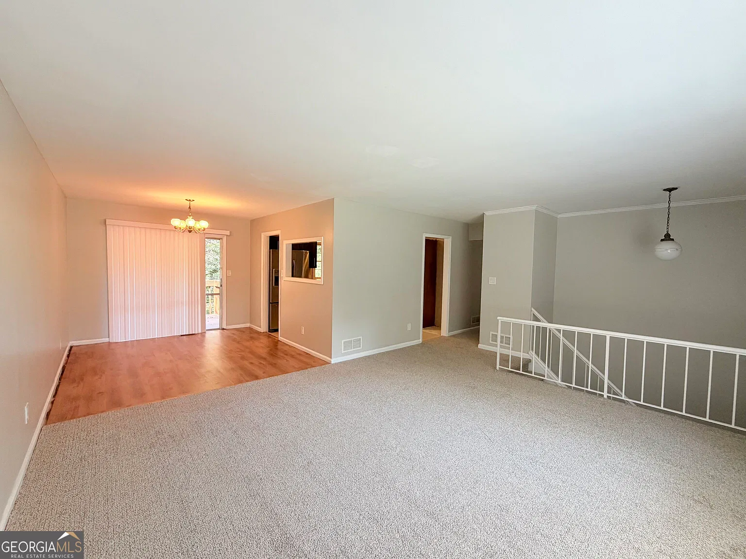 3 bed, 2.5 bath, 2552 sqft, $2,100 — Photo 3