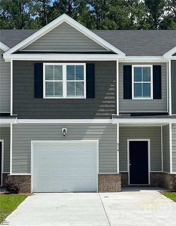 3 bed, 1605 sqft, $1,995 — Photo 1