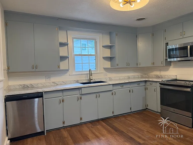 2686 Poplin Ave — Photo 2