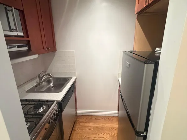 338 East 83rd Street image 1 of 7