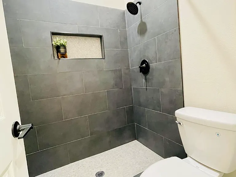 444 Timberbend Trl — Photo 18