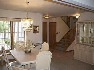 3rd image of 14032 Norwich Ln