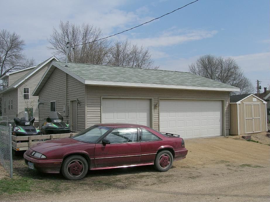 2nd image of 705 Spruce Ave