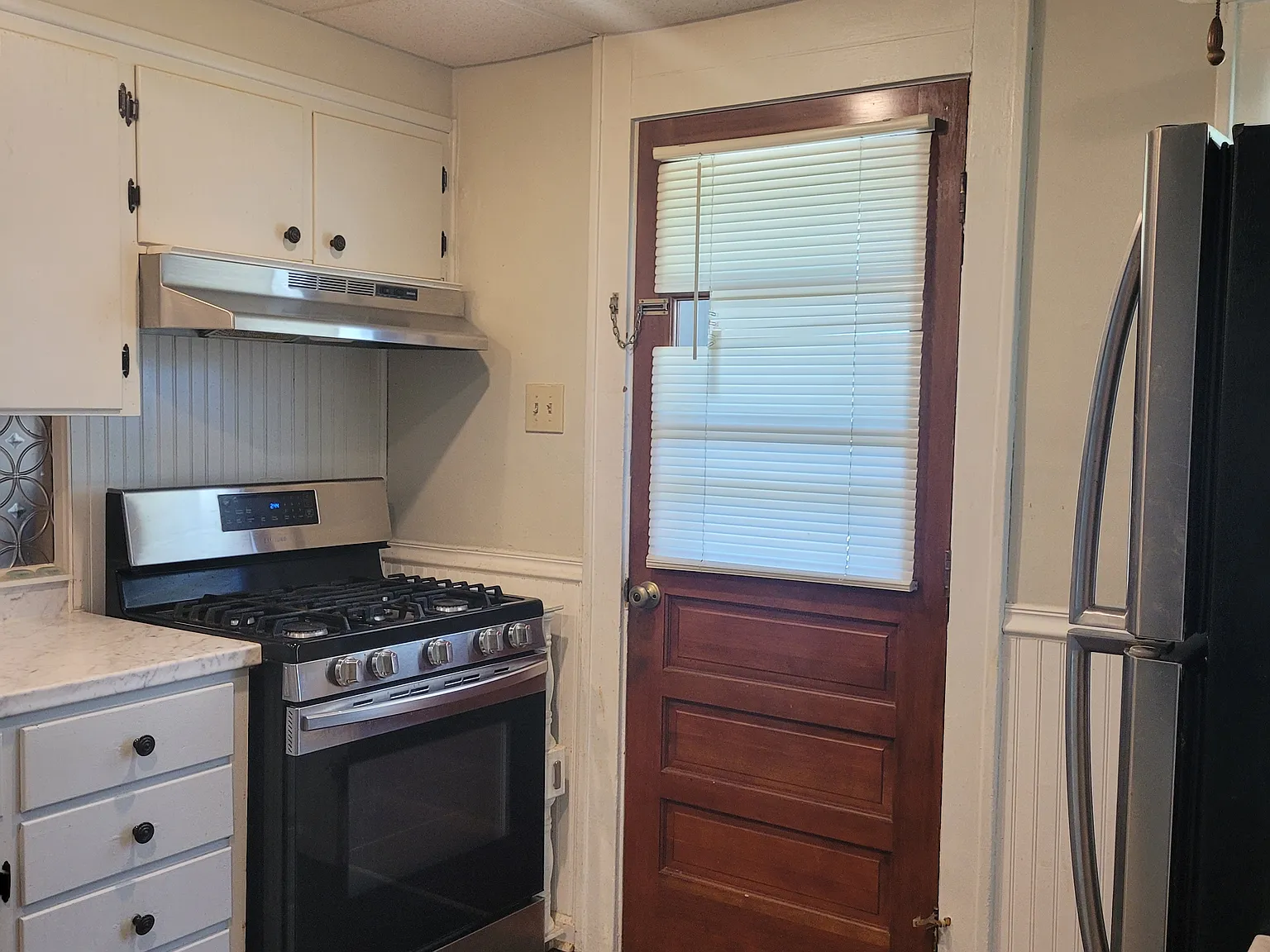 3 bed, 1.5 bath, 1292 sqft, $1,350 — Photo 4