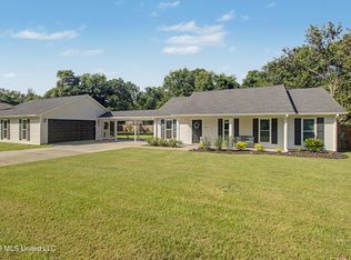 1404 Spruce St, Ocean Springs, MS 39564