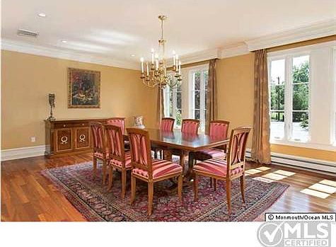 4th image of 11 Oyster Bay Dr #A