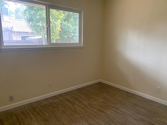 4th image of 6165 Oakgreen Cir