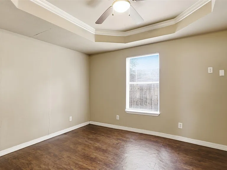 915 Vargas Rd — Photo 23