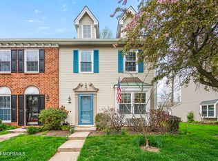 39 Sun Beau Ct, Tinton Falls, NJ 07724
