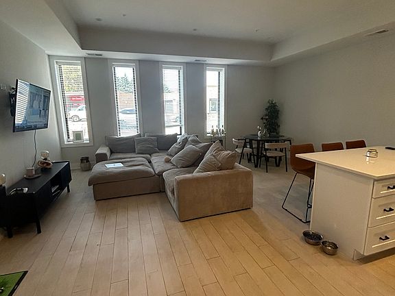 5th image of 6615 N Milwaukee Ave #1