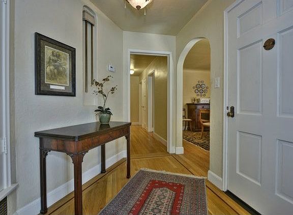 4th image of 1190 Crescent Dr