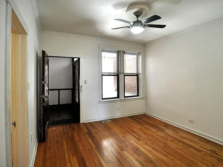 2638 W Iowa St #1R — Photo 9