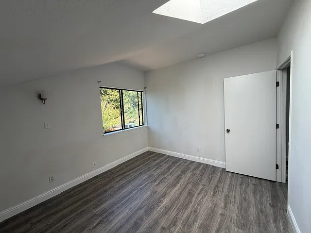 10 Alta Vista Dr #HOUSE UPPER LEVEL — Photo 9